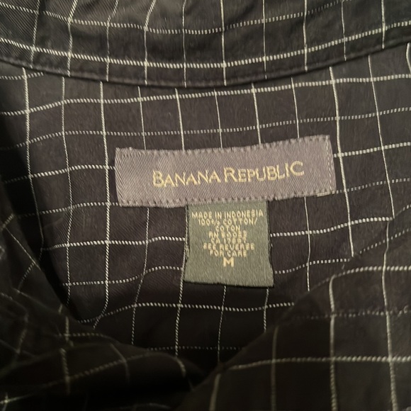 Medium Banana Republic button down shirt. - Picture 2 of 5